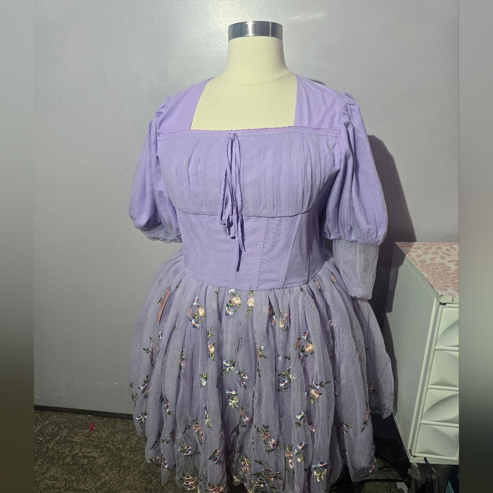 Ivy City Lavender Puff Sleeve Dress with Floral Embroidery Size 18w